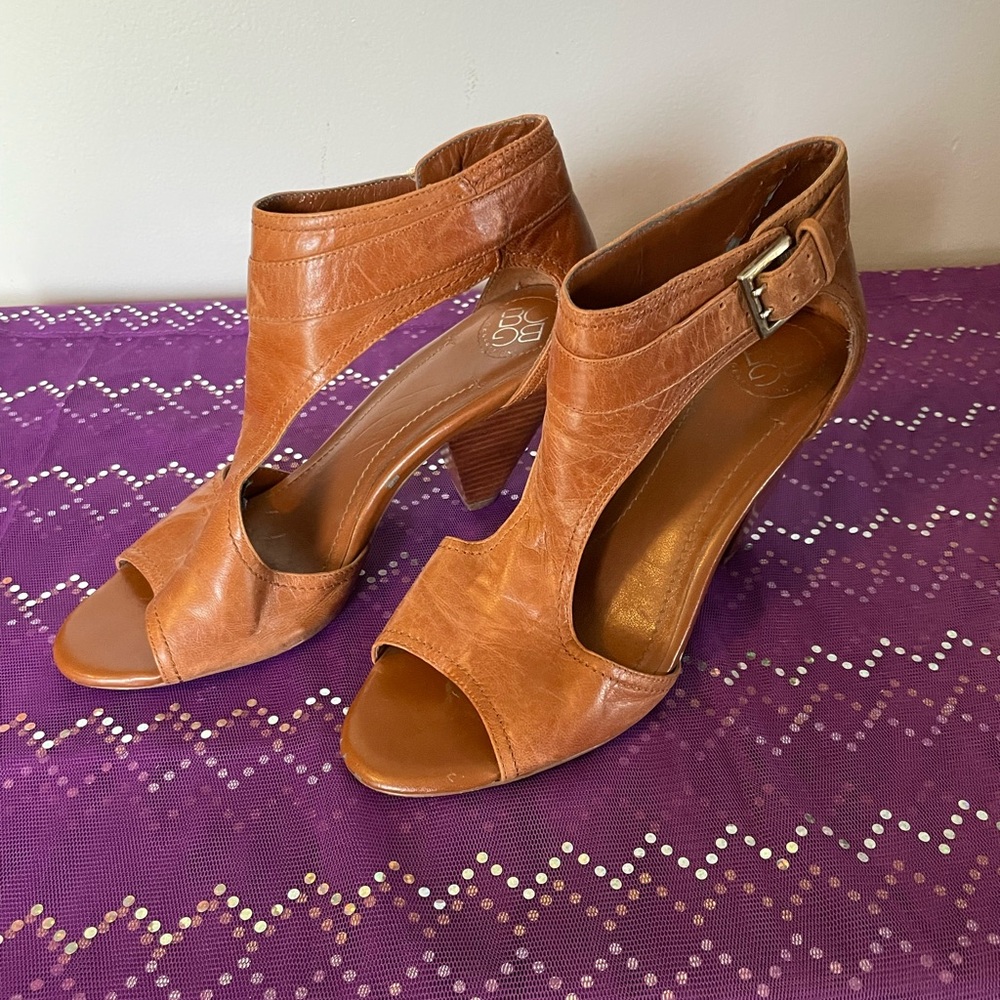 BCBG Generation Sandals, Size 7B